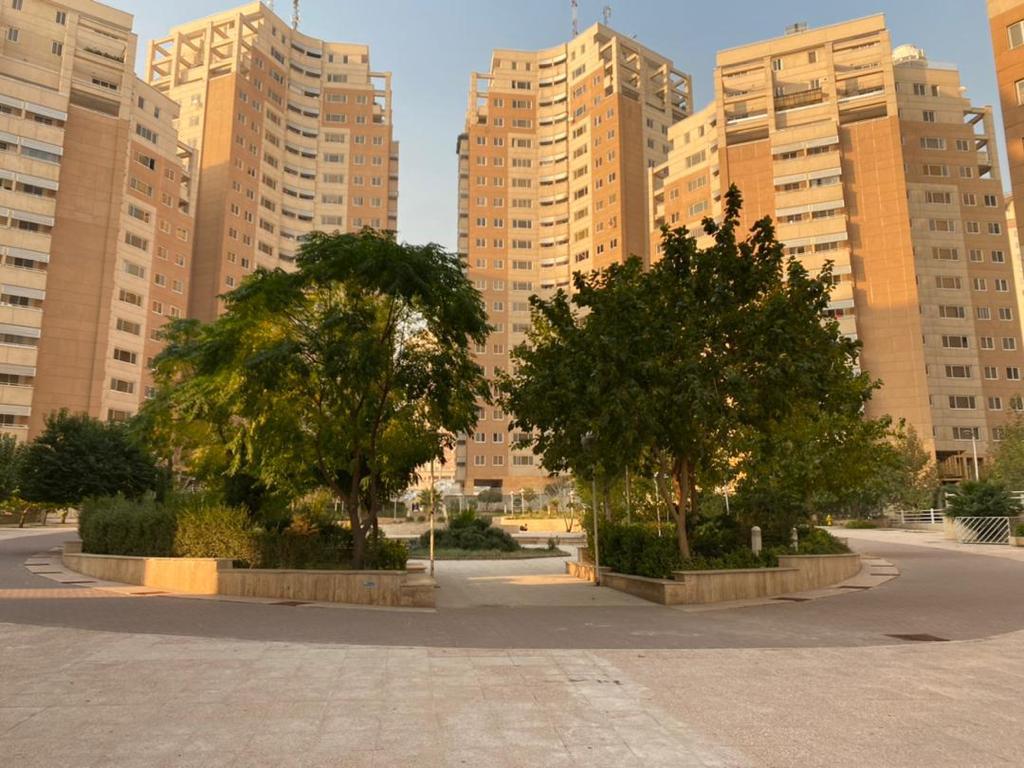 دوبلکس برج عرفان ۱۷۰ متر ویو دریاچه