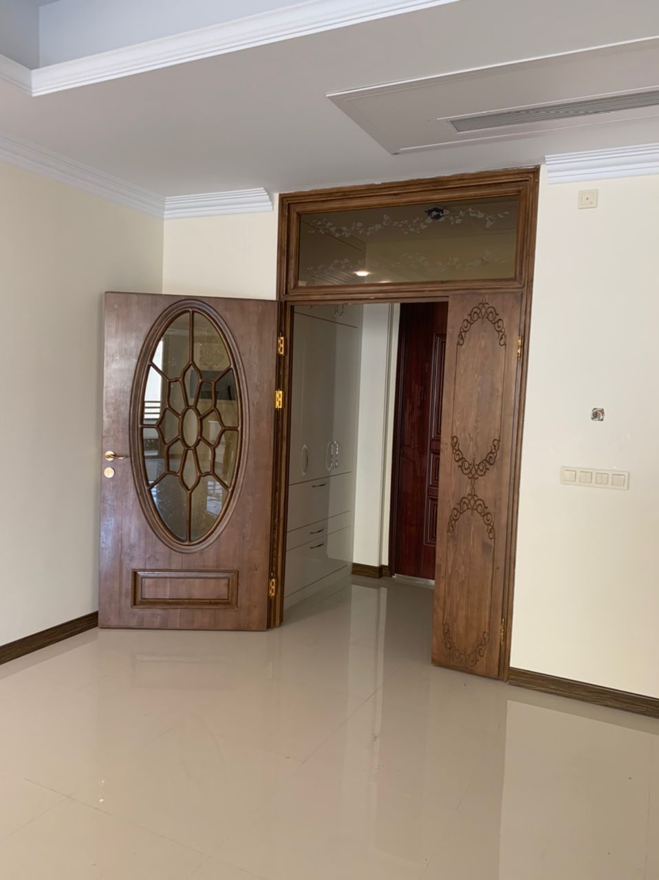 برج لوکس ایزدیار ۱۵۴ متر میدان موج
